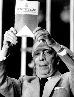 Constituição é campeã de downloads no Senado ? Veja série especial da Amagis sobre a Carta Magna