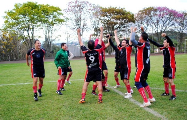 Equipe da Amagis vence campeonato de futebol e é heptacampeã