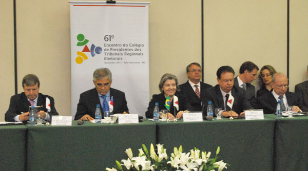 Encontro de presidentes de TREs é aberto em Belo Horizonte