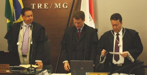 Novo juiz substituto toma posse no TRE