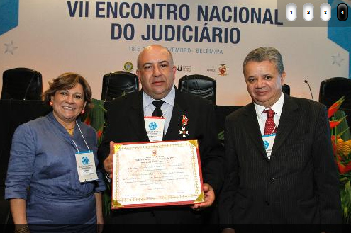 Joaquim Barbosa recebe Mérito Judiciário