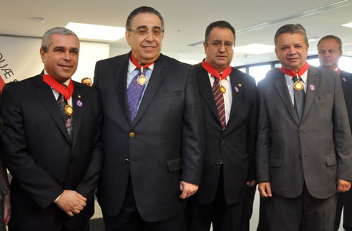 Magistrados mineiros recebem homenagem do Governo do Estado