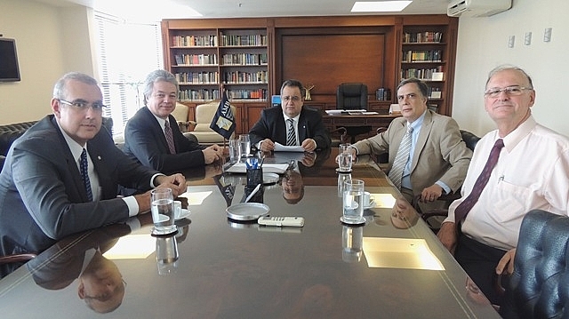 Nelson Missias se reúne com integrantes da diretoria da AMB para tratar assuntos administrativos