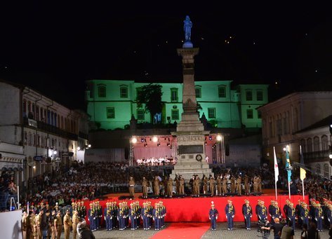 Magistrados são homenageados com a Medalha da Inconfidência