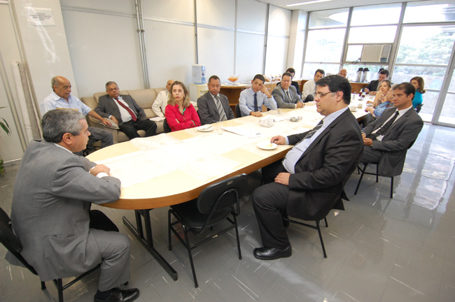Presidente da Amagis reúne-se com juízes do Fórum Lafayette