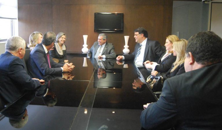 Amagis recebe visita da ministra Cármen Lúcia