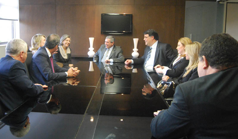 Amagis recebe visita da ministra Cármen Lúcia