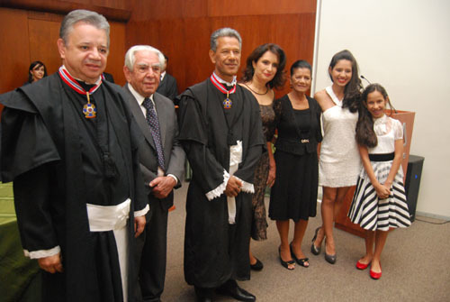Vicente de Oliveira toma posse como desembargador