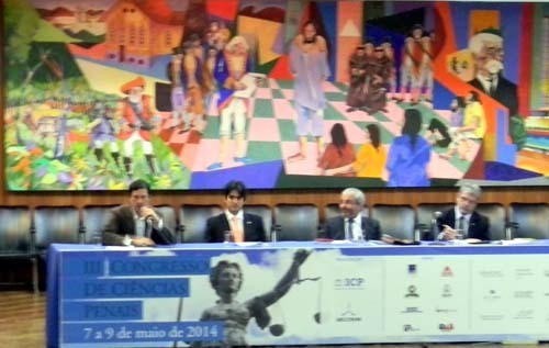 Magistrados debatem ciência penal na UFMG
