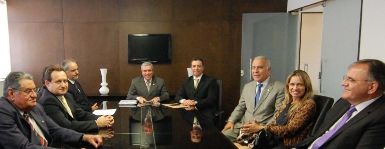 Presidente eleito do TJMG abre diálogo com Amagis