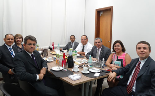 Presidente da Amagis leva apoio a juízes de Montes Claros