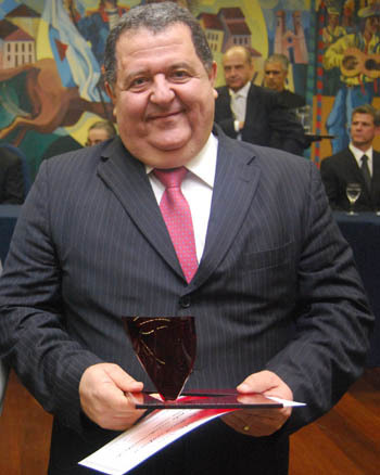 Magistrados recebem Troféu Tancredo Neves