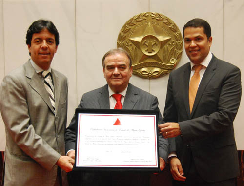 Desembargador Antônio Armando dos Anjos recebe título de cidadão mineiro