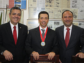 Presidente eleito do TJMG recebe medalha da OAB/MG