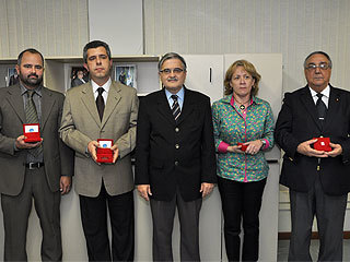 Instituto entrega medalha comemorativa na Corregedoria