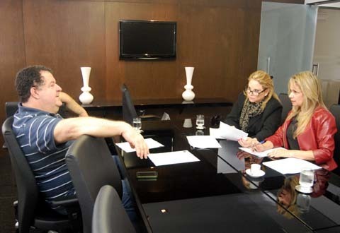 Comissão da Amagis busca interlocução com interior para concurso de contos