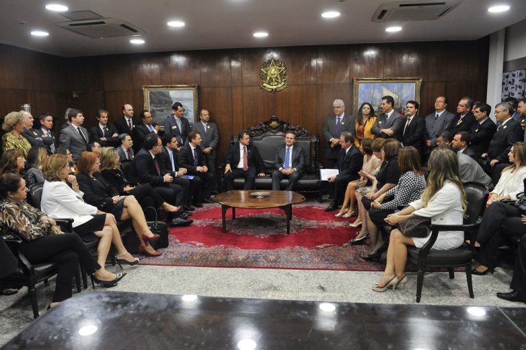 Associações de Magistrados discutem PEC 63 com presidente do Senado