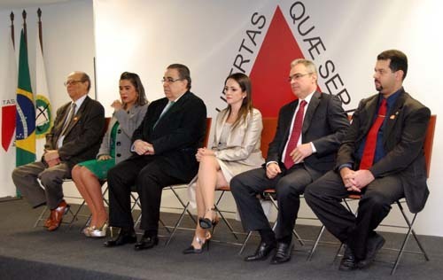 Nova defensora púbica geral toma posse
