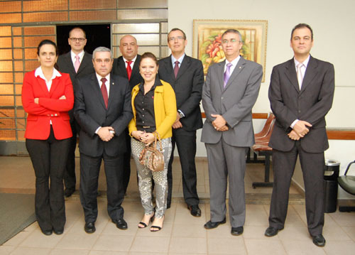 Juízes de Araguari reúnem-se com a Amagis