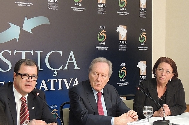 AMB firma parceria com o CNJ para ampliar a Justiça Restaurativa no país