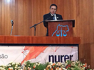 Desembargador ministra palestra no Tribunal de Justiça de Goiás