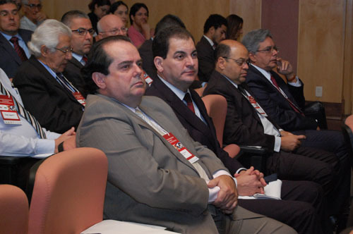 Autoridades debatem questão imobiliária em seminário em BH