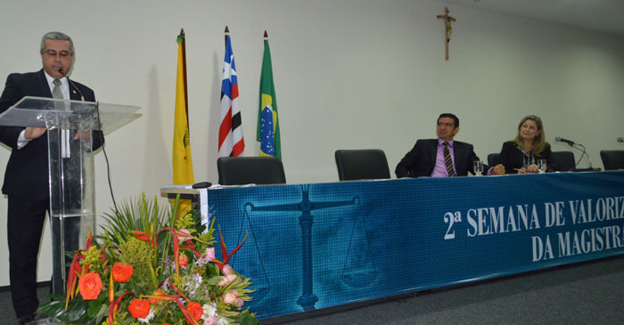 Presidente da Amagis realiza palestra no Maranhão