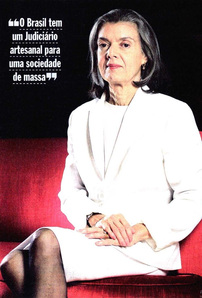 Cármen Lúcia defende modernização do Judiciário e maior aproximação com a sociedade