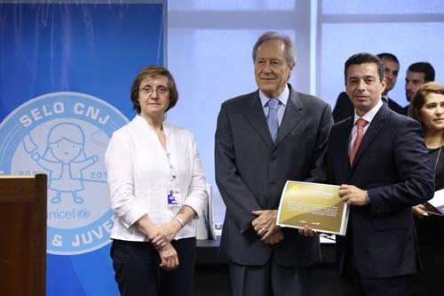 Coinj recebe selo do CNJ e da Unicef