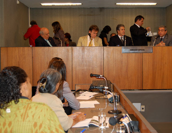 Diretores da Amagis apresentam alternativas da execução penal na Assembleia
