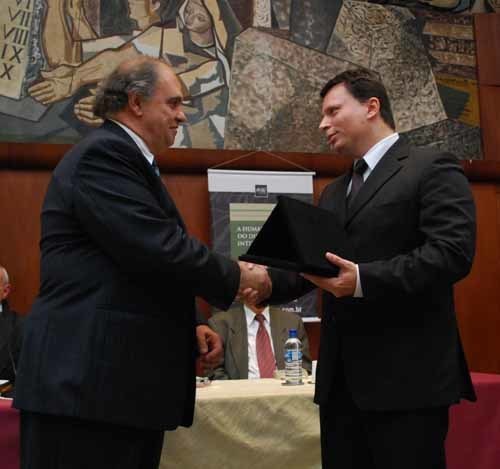 Amagis homenageia Antônio Cançado Trindade