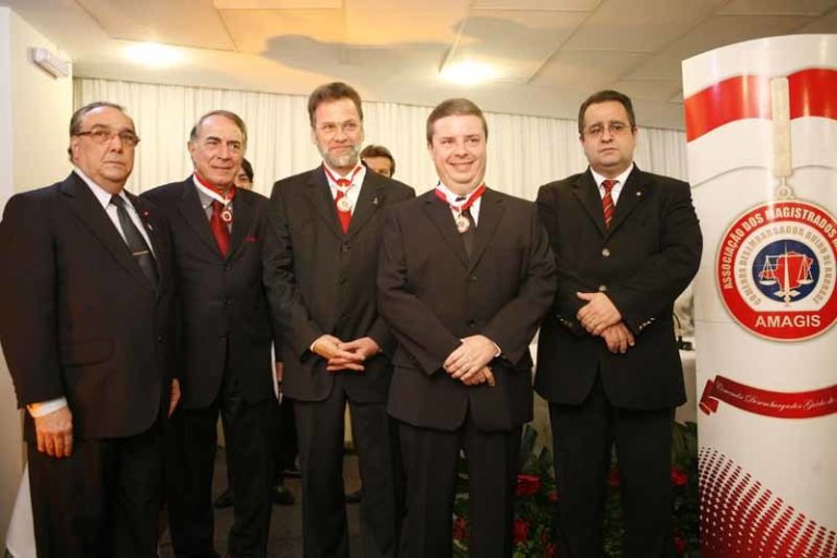 Amagis concede Medalha Guido de Andrade