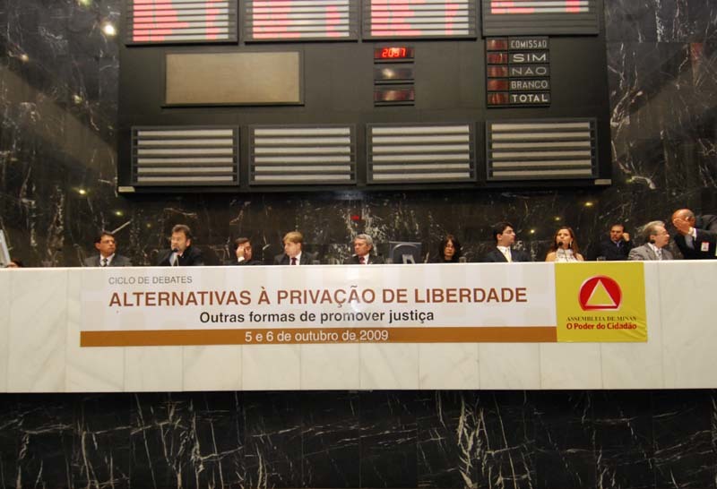 Autoridades discutem Alternativas à privação de liberdade