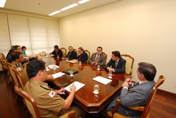 Amagis discute segurança com TJMG e PM