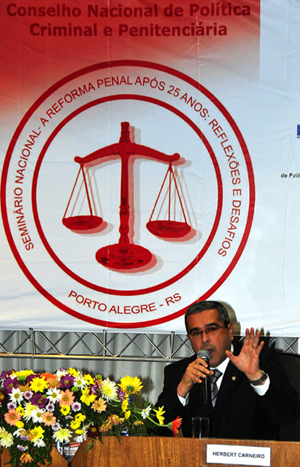 Desembargador apresenta PAI-PJ em seminário nacional