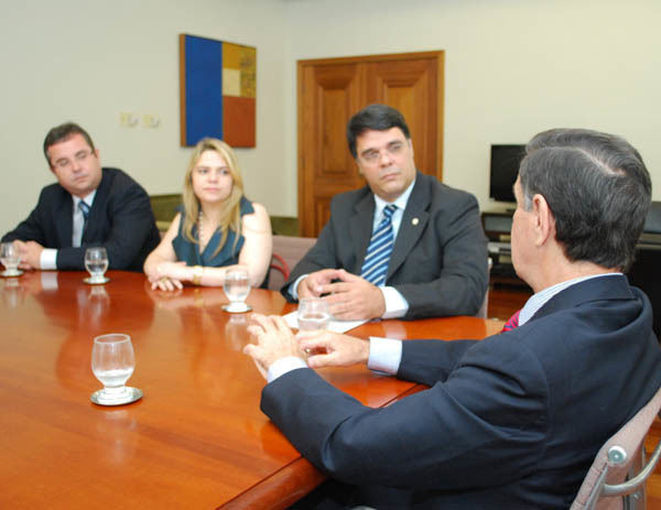 Diretoria da Amagis visita presidente do TJMG