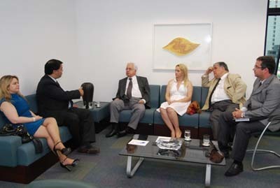 Diretoria reúne-se com presidente e vice do TRE-MG