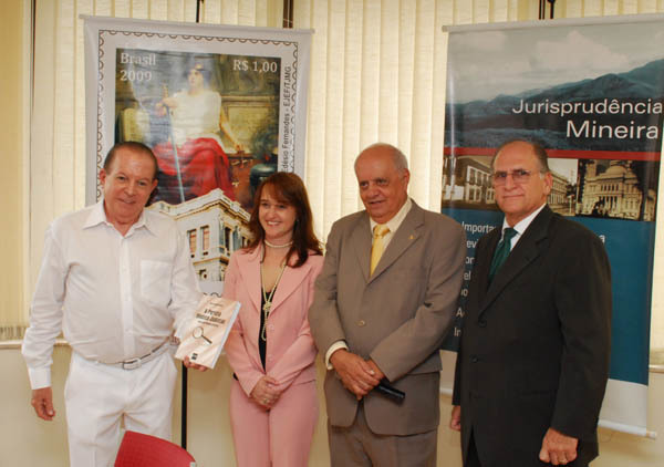 Ejef lança livro com apoio da Amagis