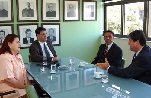 Diretoria reúne-se com representantes do Banco Bonsucesso