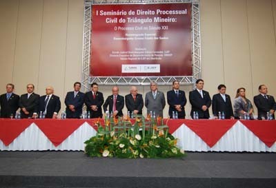 Desembargadores são homenageados em seminário no Triângulo
