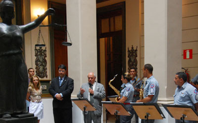 Magistrados e servidores homenageiam Reynaldo Ximenes