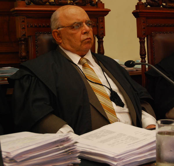 Corte Superior presta homenagem ao desembargador Ernane Fidélis