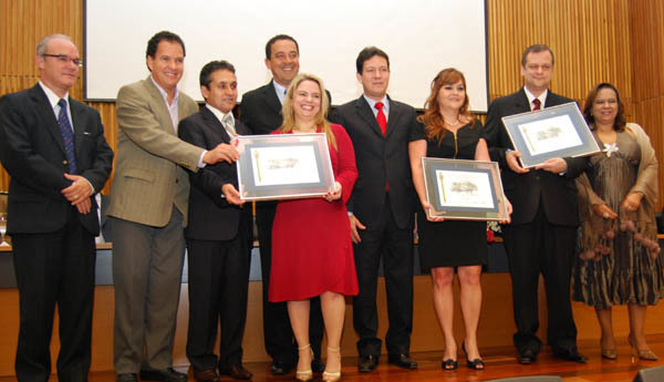Magistrados recebem homenagem em Uberlândia