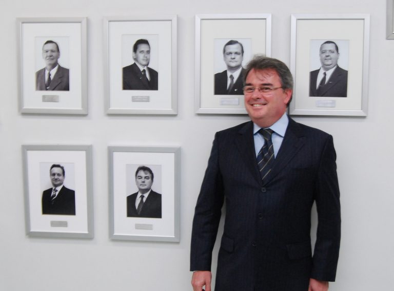 Ex-diretor do Foro é homenageado após fim de sua gestão