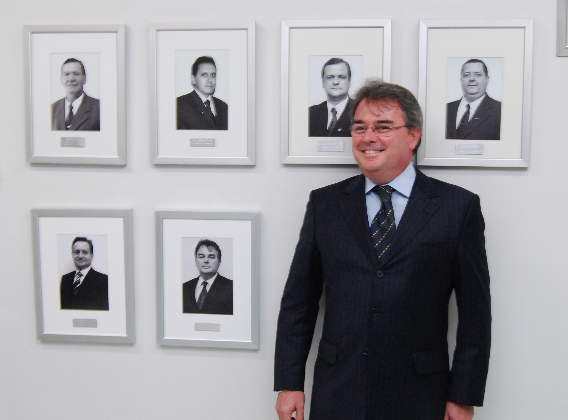 Ex-diretor do Foro é homenageado após fim de sua gestão