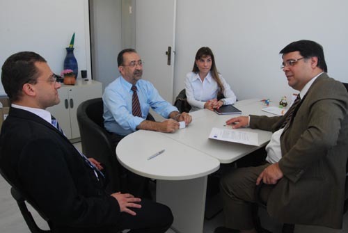 Amagis firma convênio para descontos em veículos Ford