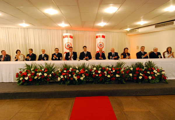 Amagis outorga medalha Guido de Andrade