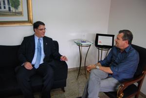 Presidente da Amagis visita a AMMP