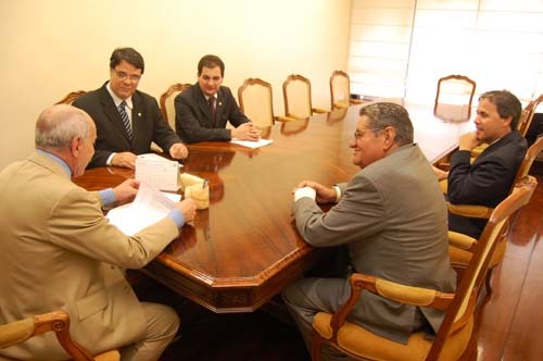 Diretoria encaminha reivindicações ao presidente do TJMG