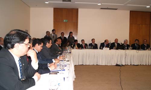 Amagis participa de reunião na AMB